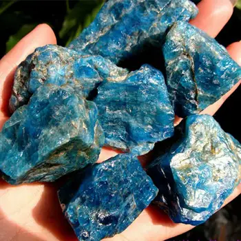 Prirodni Kristal апатита Grubo Neobrađeni Uzorak Kamena Stijena Od Madagaskara
